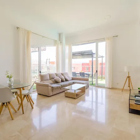 9 The Dream With Pool And Views By Canaryscape